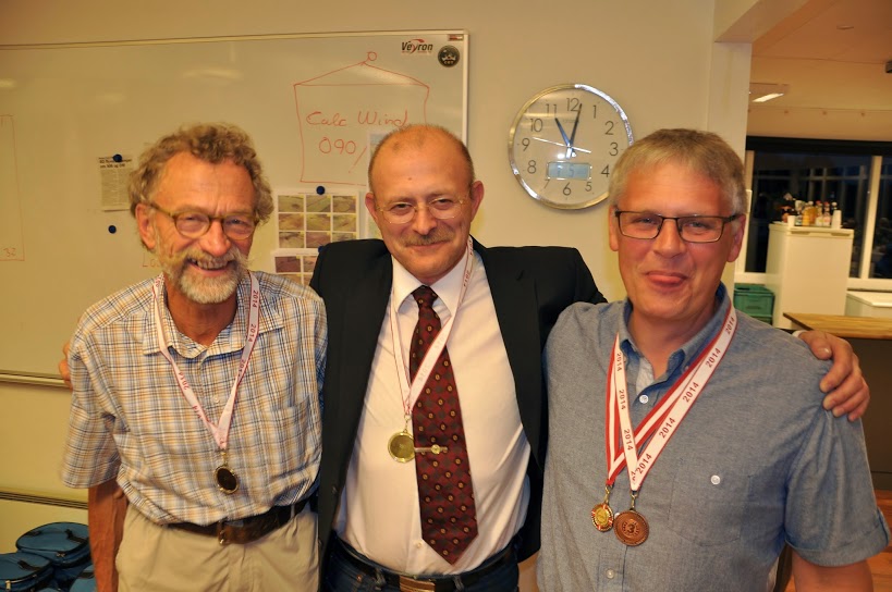 Danmarksmesterskabet i præcisionsflyvning 2014 blev vundet af Hans Birkholm (i midten), mens de næste pladser gik til Hans Møller Hansen (tv) og Allan Hansen.
